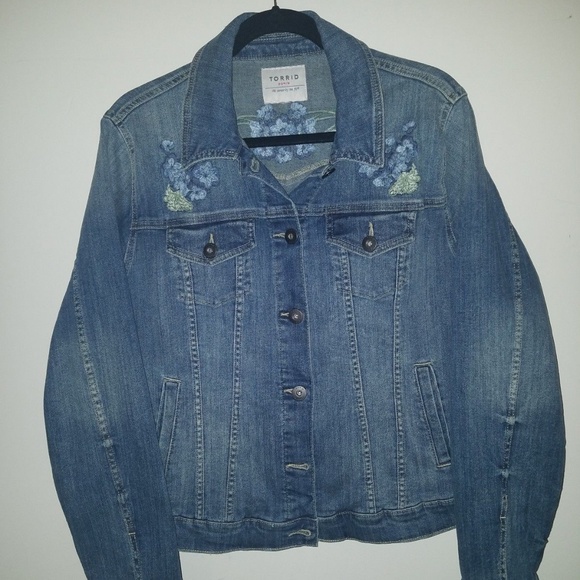 Torrid Jackets & Blazers - Torrid Jean Jacket W/Butterfly Applique Size 0